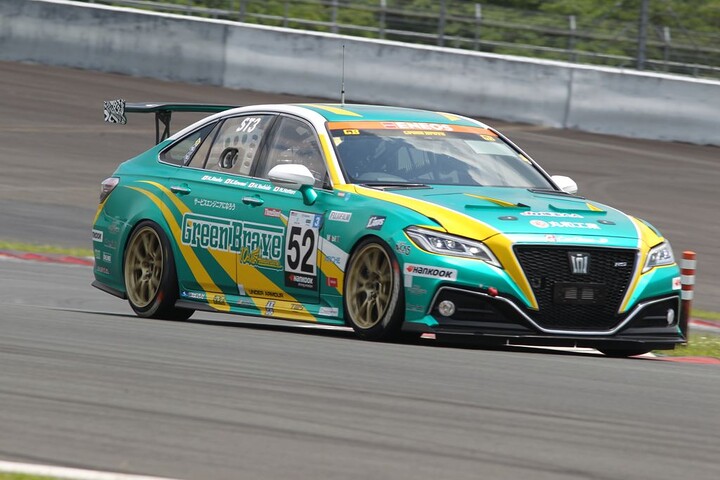 ST-3クラスポールポジションは52号車埼玉トヨペットGBクラウンRS（服部尚貴／吉田広樹）