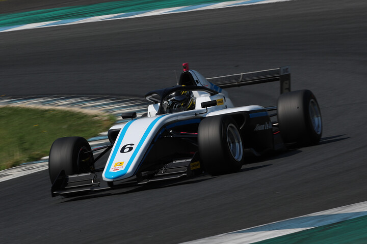 第3戦レース7予選2位、レース9予選3位の片山義章（Team LeMans F111/3）