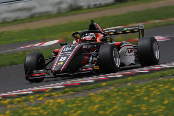 レース12ポールポジションの小山美姫（TGR-DC F111/3）