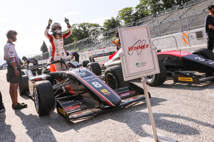 優勝は小山美姫（TGR-DC F111/3）