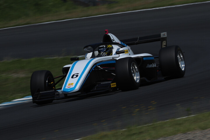 第3戦レース8予選2位の片山義章（Team LeMans F111/3）