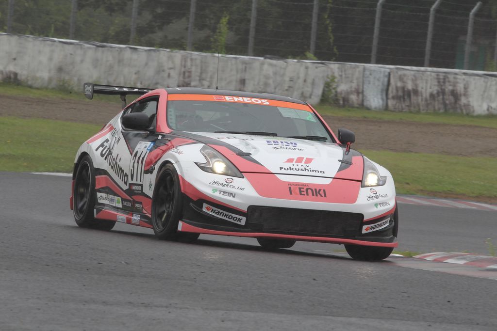 ST-3クラスポールポジションはTeam Fukushima Z34（塩津佑介／松田次生／三浦愛／平峰一貴）