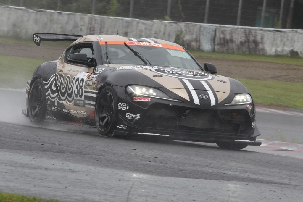 ST-1クラスポールポジションはmuta Racing GR SUPRA（堤優威／中山雄一／松井宏太）