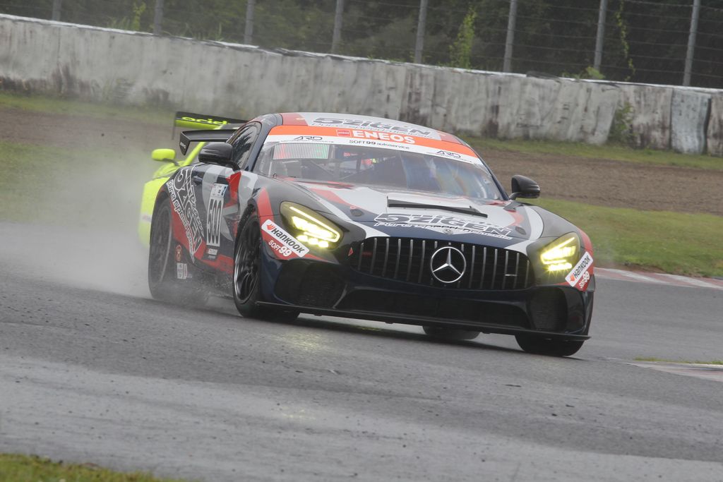 ST-Zクラスポールポジションは5ZIGEN AMG GT4（大塚隆一郎／太田格之進／金石年弘）