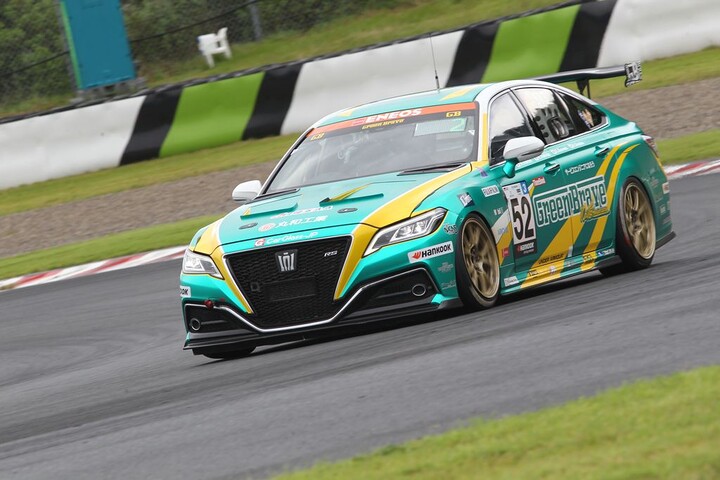 ST-3クラスポールポジションは52号車埼玉トヨペットGBクラウンRS（服部尚貴／吉田広樹／川合孝汰）