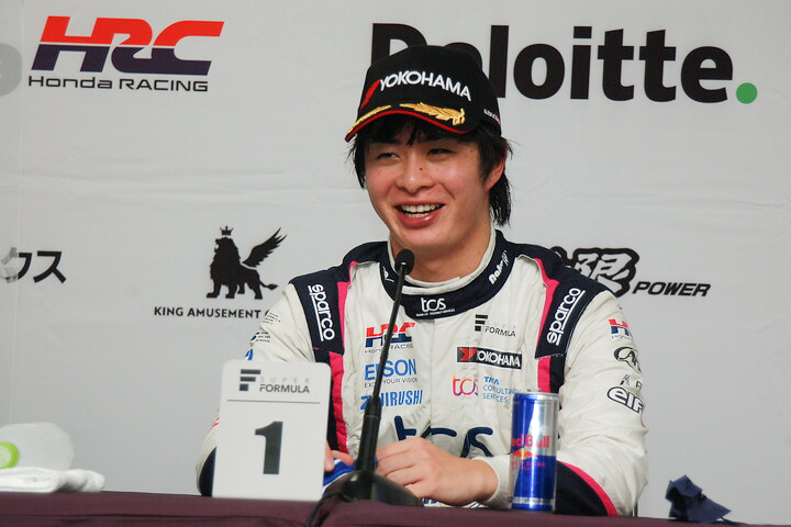 予選記者会見: ポールポジションの大湯都史樹（TCS NAKAJIMA RACING）