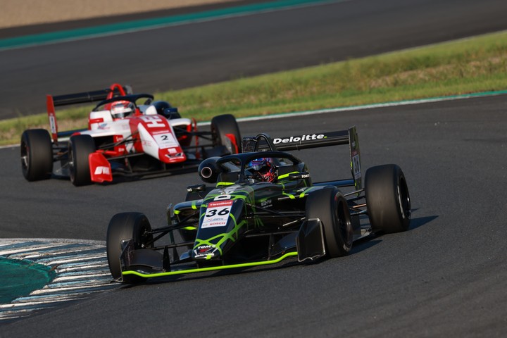 決勝3位は古谷悠河（Deloitte. HTP TOM'S 320）