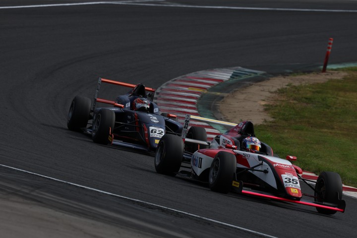 決勝3位は荒川麟（TGR-DC RSトムススピリットF4）