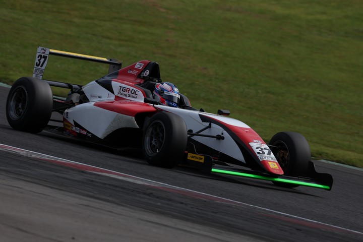 優勝は中村仁（TGR-DC RSフィールドF4）