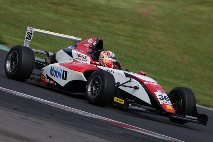 決勝3位は小林利徠斗（TGR-DC RSトムススピリットF4）