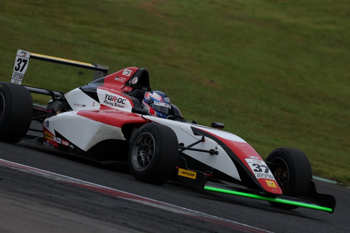 決勝2位は中村仁（TGR-DC RSフィールドF4）