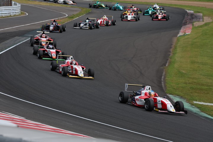 17周の決勝がスタートした