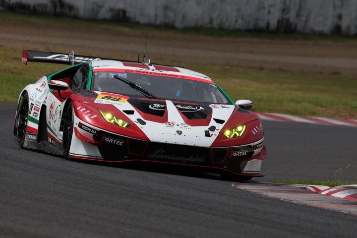 GT300クラスポールポジションはWeibo Primezランボルギーニ GT3（小暮卓史／元嶋佑弥）