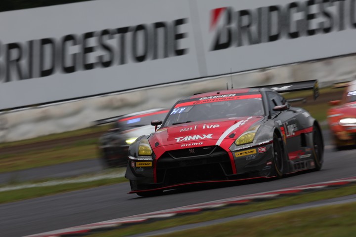 GT300クラス決勝2位はGAINER TANAX GT-R（安田裕信／石川京侍）