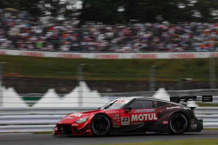 GT500クラス決勝2位はMOTUL AUTECH Z（松田次生／ロニー・クインタレッリ）