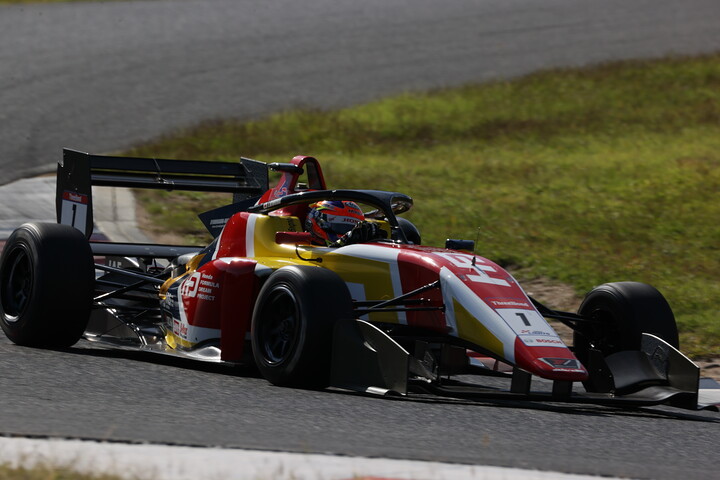 決勝2位は木村偉織（HFDP WITH B-MAX RACING）