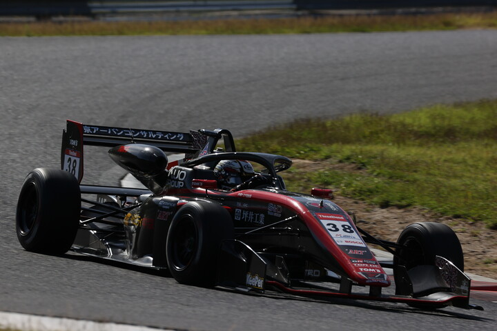 決勝6位は平良響（Kuoモビリティ中京TOM'S 320）