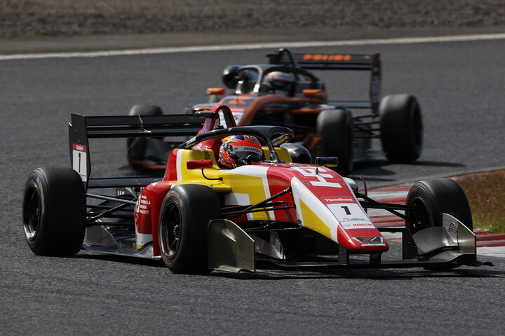 決勝2位は木村偉織（HFDP WITH B-MAX RACING）