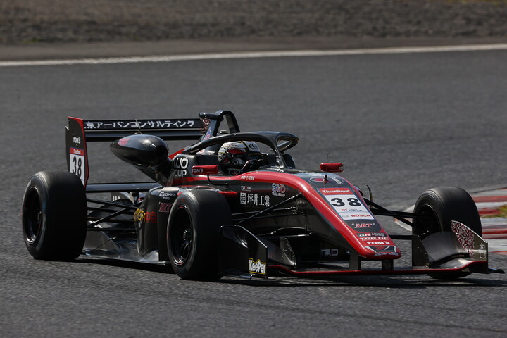 決勝5位は平良響（Kuoモビリティ中京TOM'S 320）