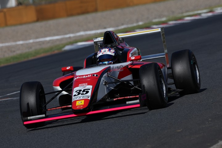 第11戦、第12戦とも予選2位の荒川麟（TGR-DC Racing School）