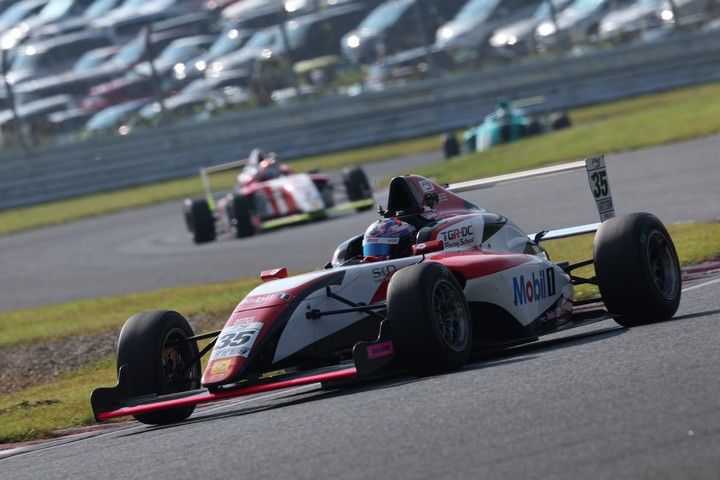 決勝2位は荒川麟（TGR-DC RSトムススピリットF4）
