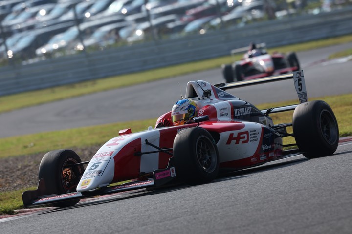 優勝は小出峻（HFDP RACING TEAM）