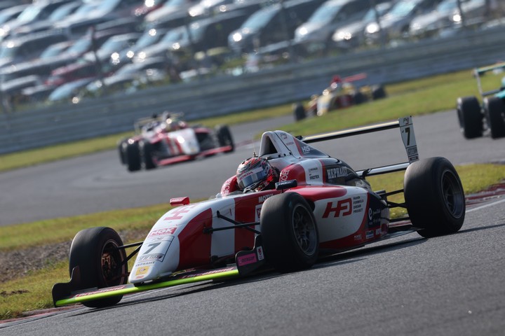 決勝3位は三井優介（HFDP RACING TEAM）