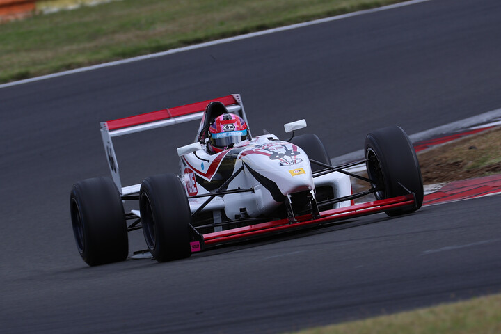 決勝6位は冨田自然（TONE・MAZDA SPEED）