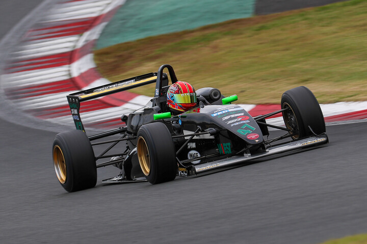 第10戦予選4位、第11戦予選5位の徳升広平（フジタ薬局アポロ電工高山短大）