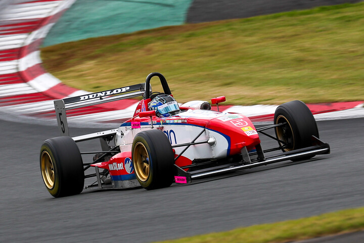 第10戦、第11戦ともポールポジションの佐藤樹（MARUSAN★ミスト）