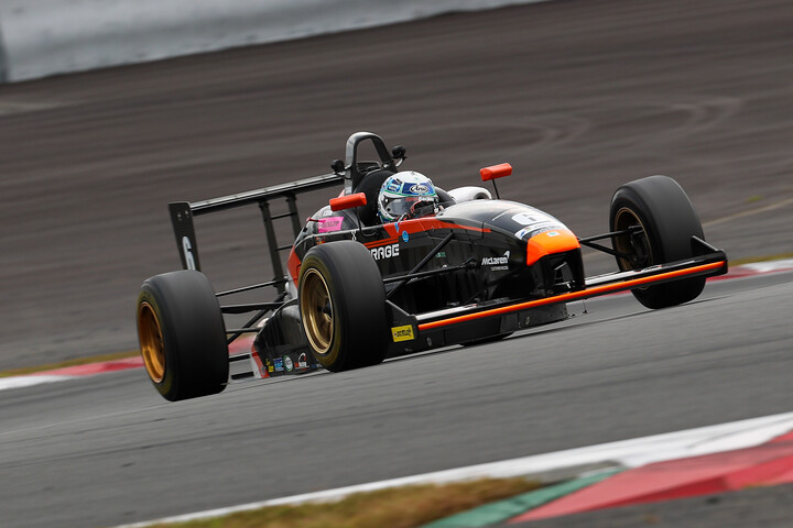 第10戦予選2位、第11戦予選3位の佐々木孝太（ファーストガレージ&ISP）