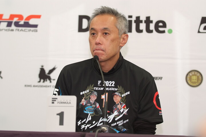 決勝記者会見：優勝チーム監督の田中洋克（TEAM MUGEN）