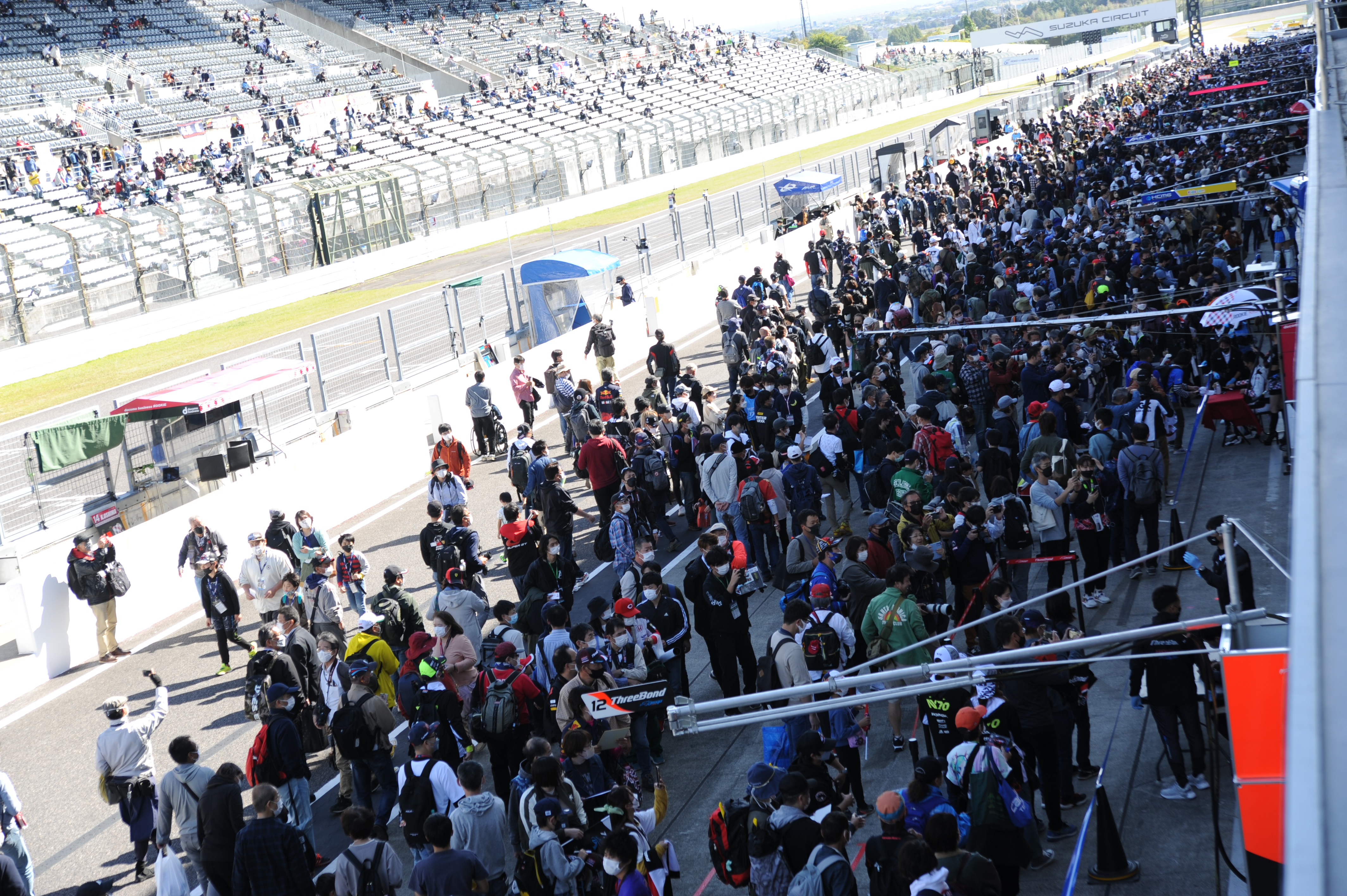 多くの観客がピットウォークに訪れた