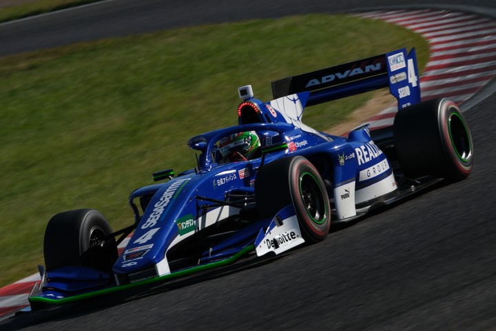 占有走行：3位はサッシャ・フェネストラズ（REALIZE Corporation KONDO SF19）
