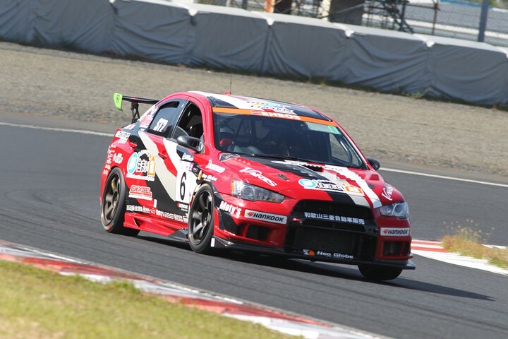 グループ1、ST-2クラスポールポジションは6号車新菱オート☆夢住まい館☆DXL☆EVO10（冨桝朋広／菊地靖／大橋正澄）