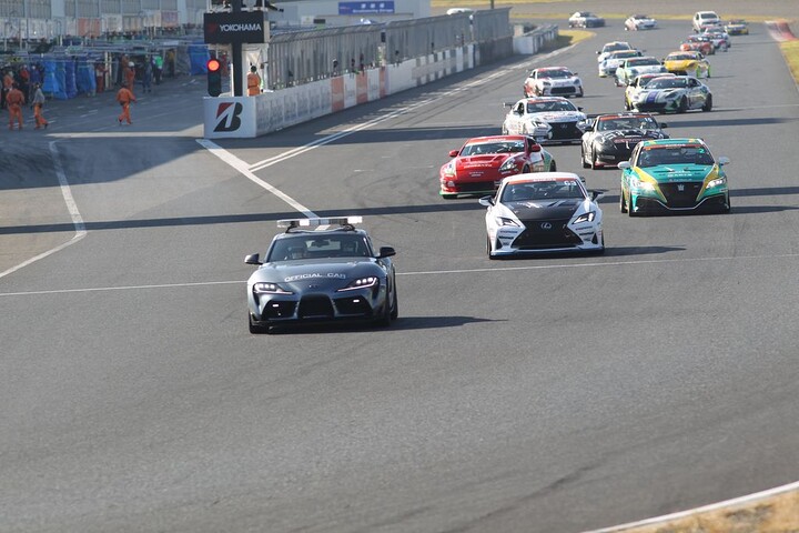 3時間先のゴールを目指しローリングラップが始まった