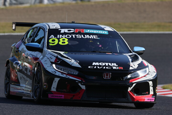 ポールポジションは猪爪杏奈（DOME RACING）