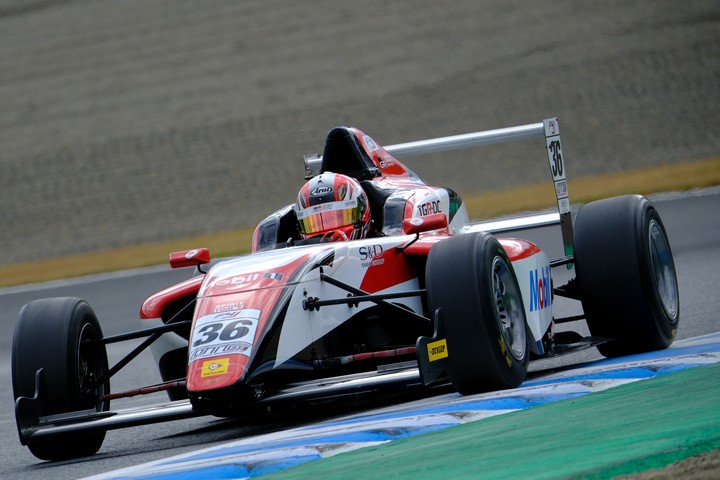 第13戦、第14戦ともポールポジションの小林利徠斗（TGR-DC RSトムススピリットF4）