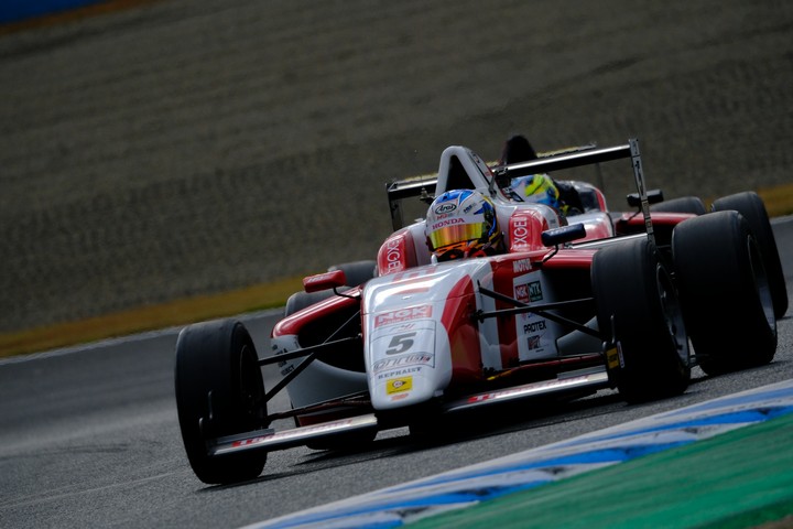 第13戦、第14戦とも予選2位の小出峻（HFDP RACING TEAM）