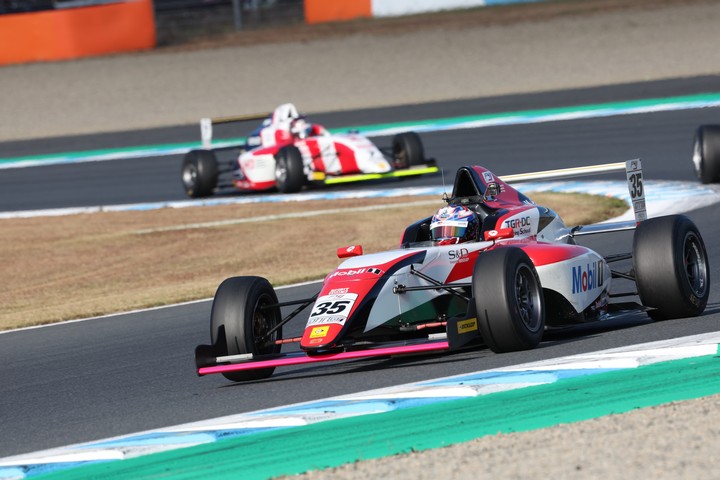 決勝2位は荒川麟（TGR-DC RSトムススピリットF4）