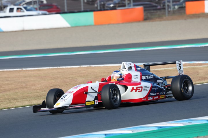 優勝は小出峻（HFDP RACING TEAM）