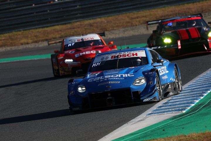 GT500クラスでチャンピオンを獲得したカルソニックIMPUL Z（平峰一貴／ベルトラン・バゲット）