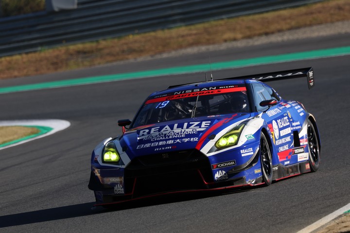 GT300クラスでチャンピオンを獲得した