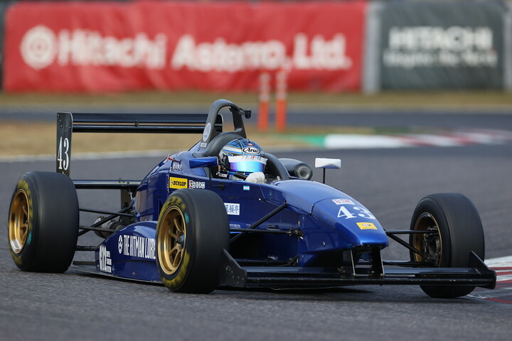 予選4位は鈴木智之（テイクファースト★C72制動屋）