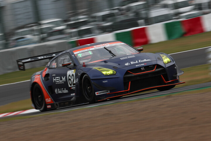 ST-XクラスポールポジションはHELM MOTORSPORTS GTR GT3（鳥羽豊／平木湧也／平木玲次）
