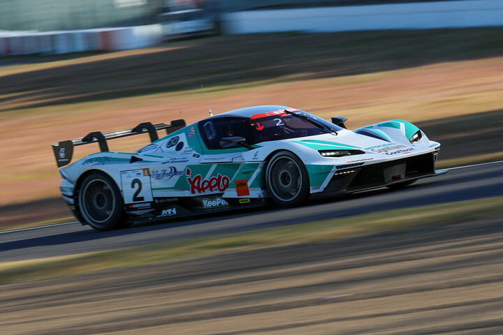 ST-1クラスで優勝しチャンピオンを獲得したシンティアムアップルKTM（井田太陽／加藤寛規／高橋一穂／吉本大樹）