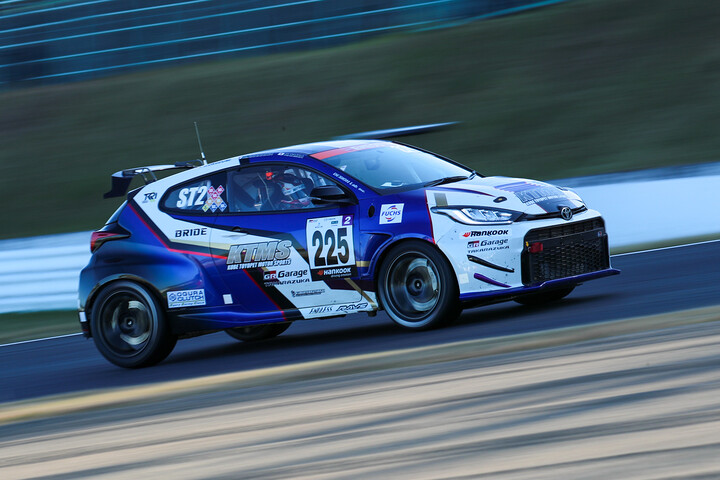 ST-2クラス優勝で優勝しチャンピンを獲得したKTMS GR YARIS（平良響／荒川麟／奥住慈英）