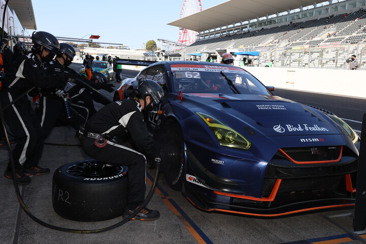 ST-Xクラスでチャンピオンを獲得したHELM MOTORSPORTS GTR GT3（鳥羽豊／平木湧也／平木玲次）