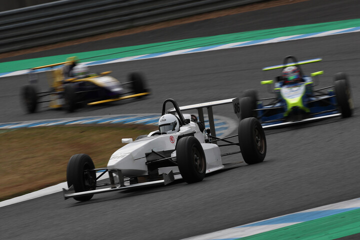 決勝5位は渡辺隼多（ZAP SPEED KKS-II）