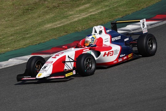 優勝は小出峻(HFDP RACING TEAM) 優勝は小出峻(HFDP RACING TEAM)